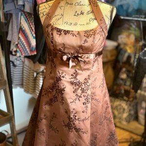 Women’s formal dress great condition practically brand new